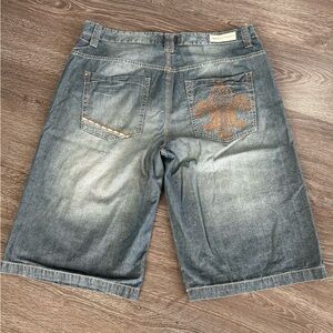 ENYCE CLOTHING CO BAGGY SHORTS